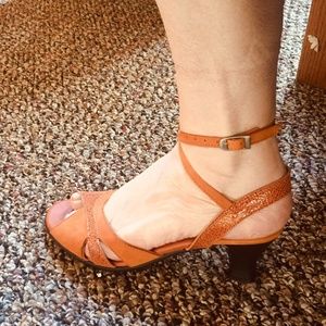 Arche ankle strap sandals